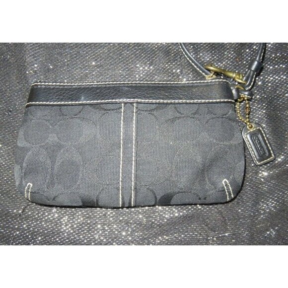 Coach Vintage Black Signature C Jacquard Canvas & Leather Wristlet & Charm Pull - Picture 2 of 10